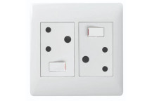 LEGRAND YSALIS WHITE DOUBLE SWITCH SOCKET 100X100MM