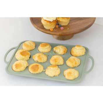 SILICONE CUPCAKE TRAY WITH SOLID HANDLE 37.5X22.6X3.5CM